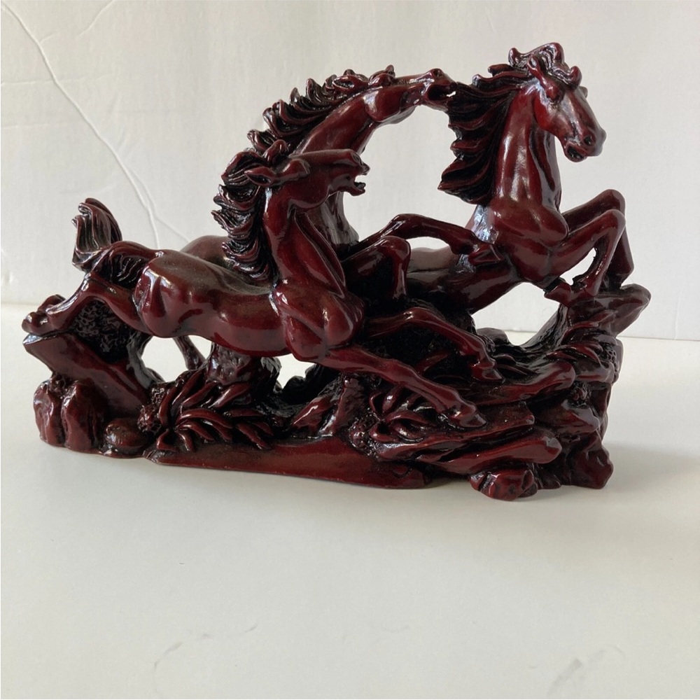 VTG Running Wild Horse Sculpture Resin Figurine 6 x 10